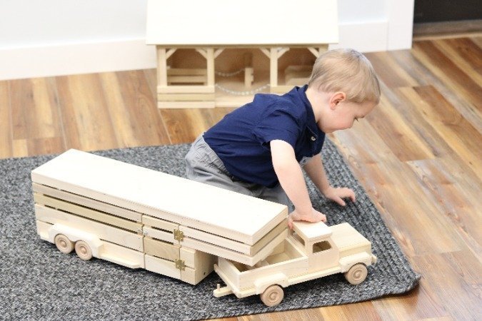 Amish - Made Wooden Toy Pickup and Gooseneck Trailer Set - The Nurturing Nook