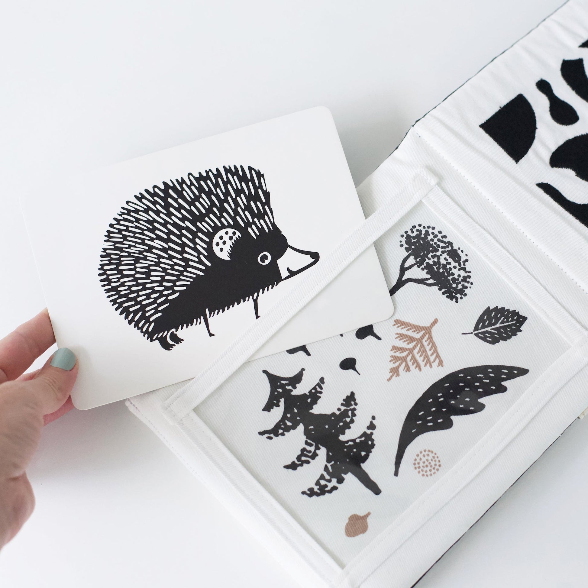 Baby Tummy Time Gallery with Mirror - The Nurturing Nook