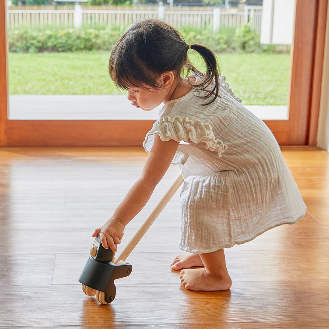 Climbing Gorilla - The Nurturing Nook