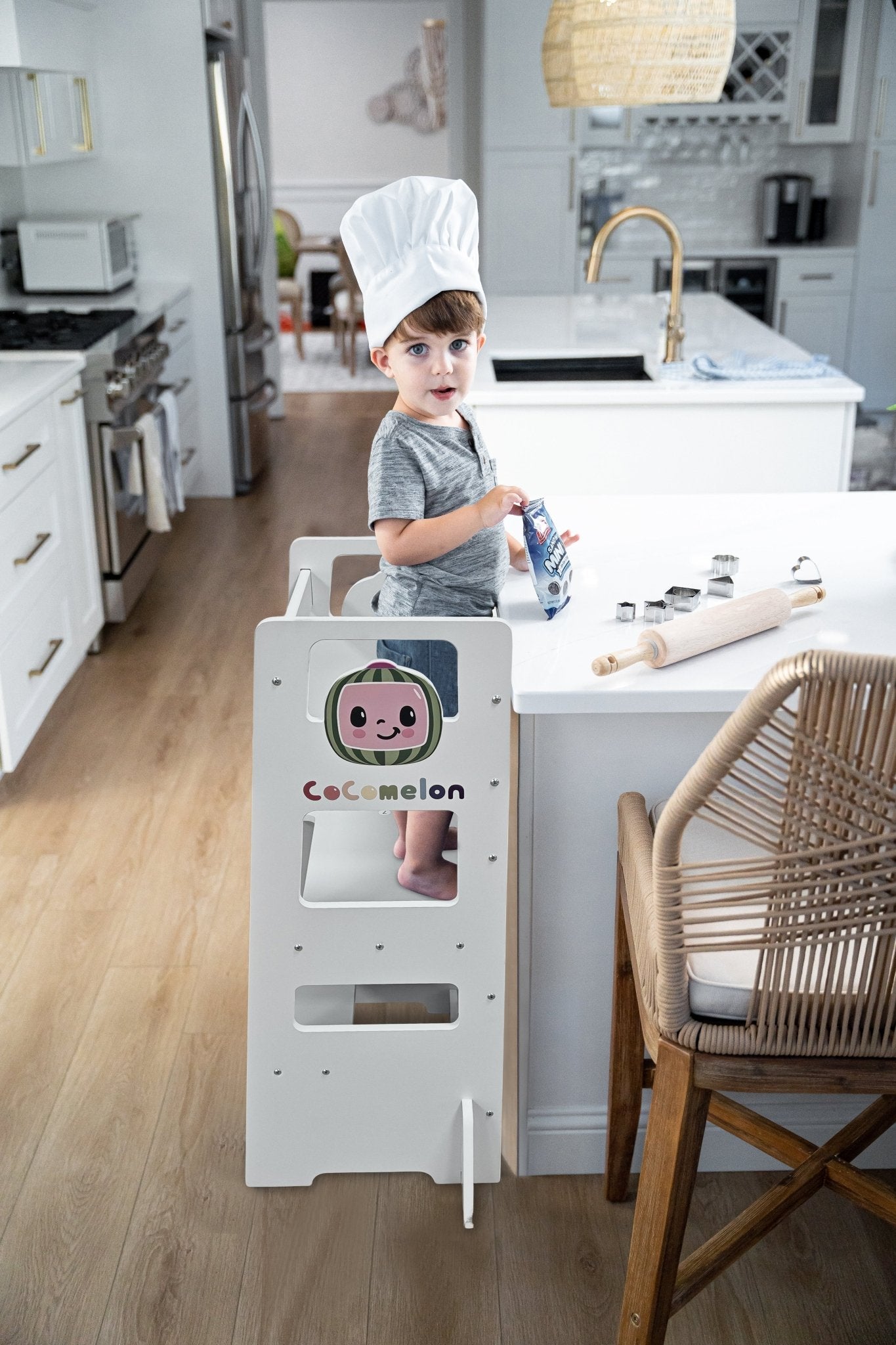 Cocomelon - 3 in 1 kitchen tower, step stool and chalkboar - The Nurturing Nook
