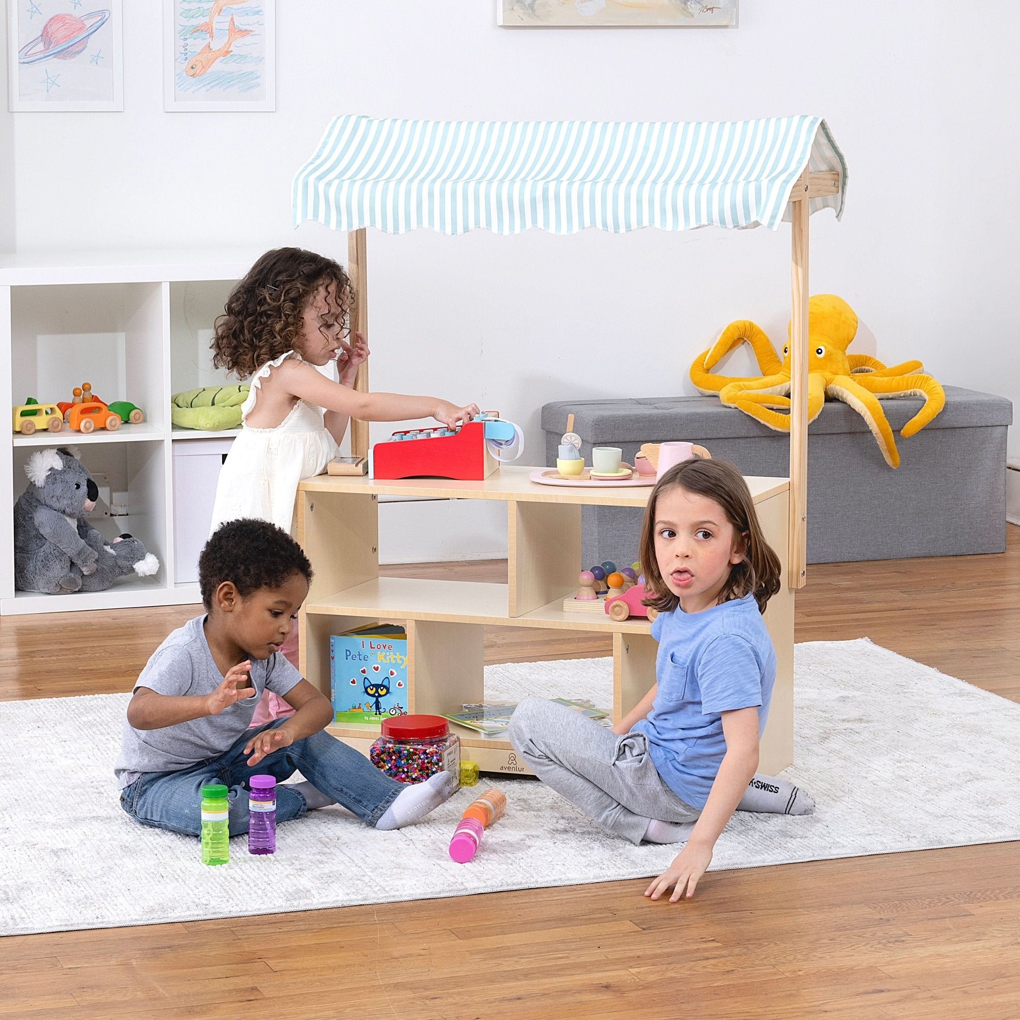 Holly - wooden market shelf and pretend play stand