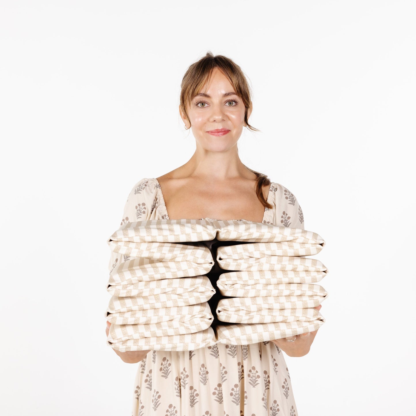 Modern foldable ball pit - The Nurturing Nook