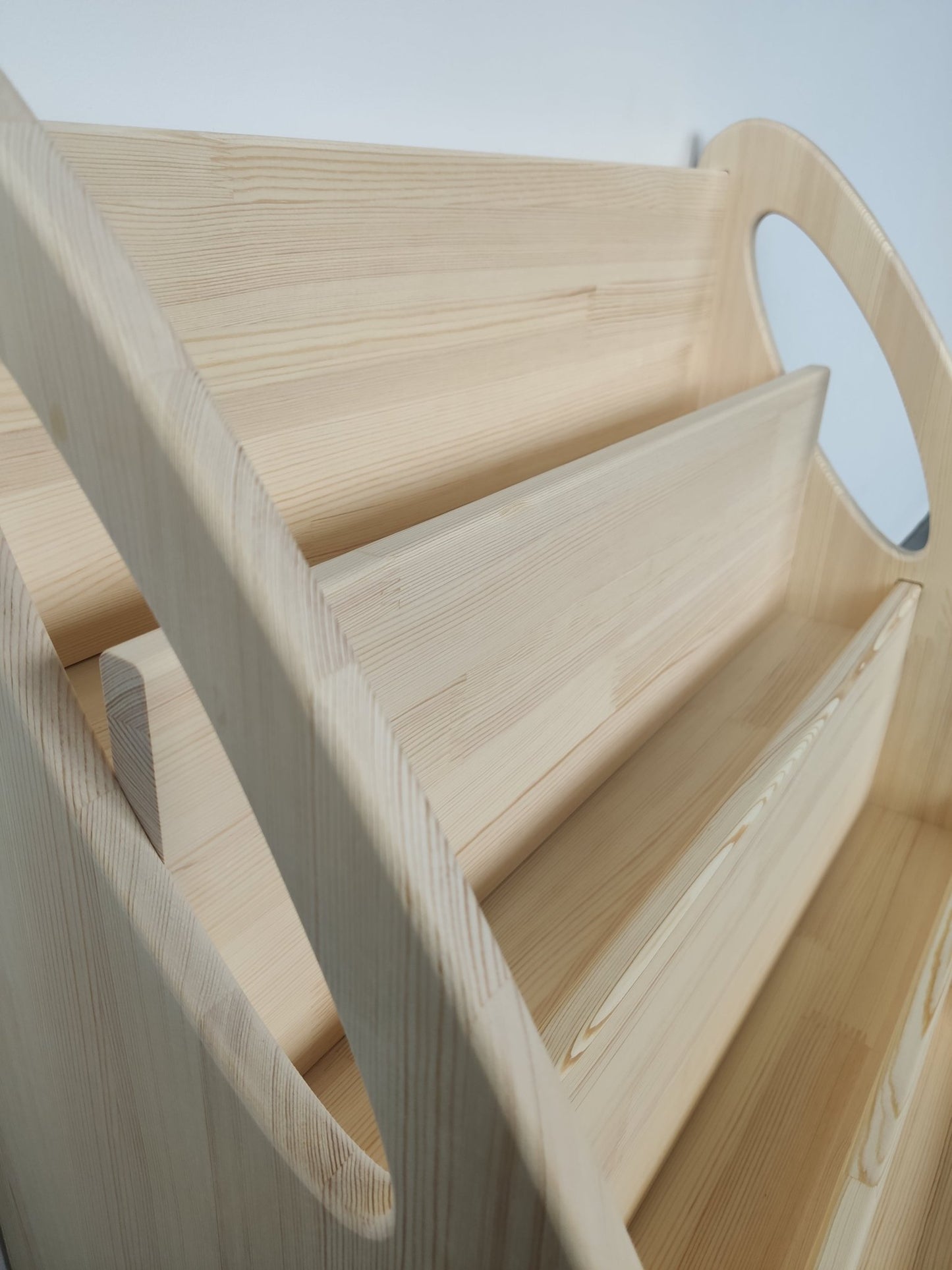 Montessori Bookshelf MAXI - The Nurturing Nook