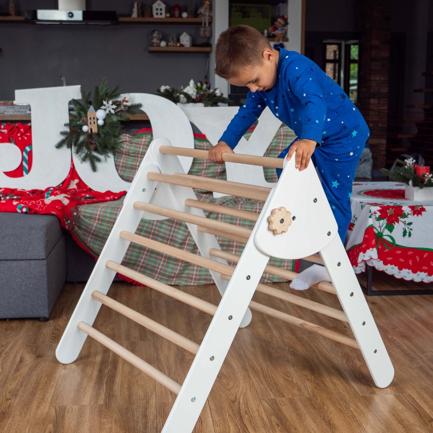 Montessori climbing triangle – foldable, 3 sizes - The Nurturing Nook