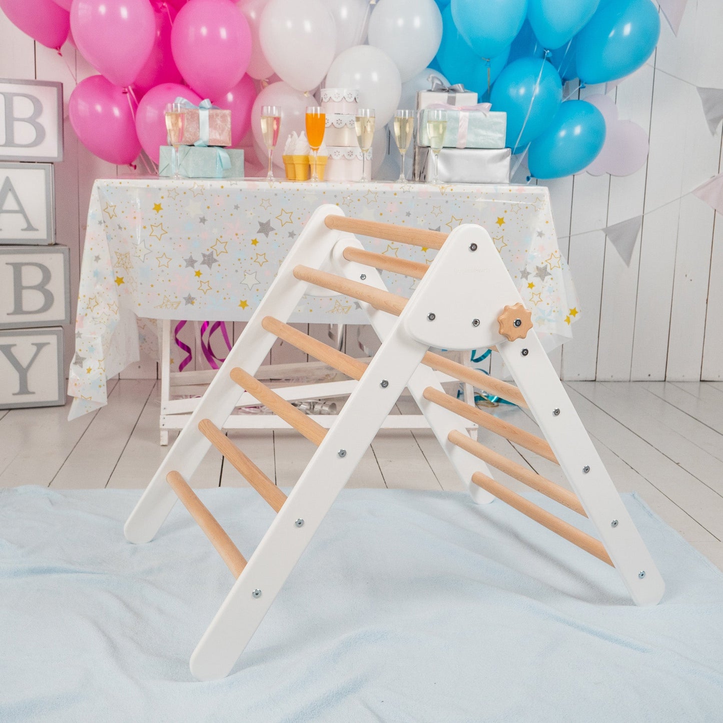 Montessori climbing triangle – foldable, 3 sizes - The Nurturing Nook