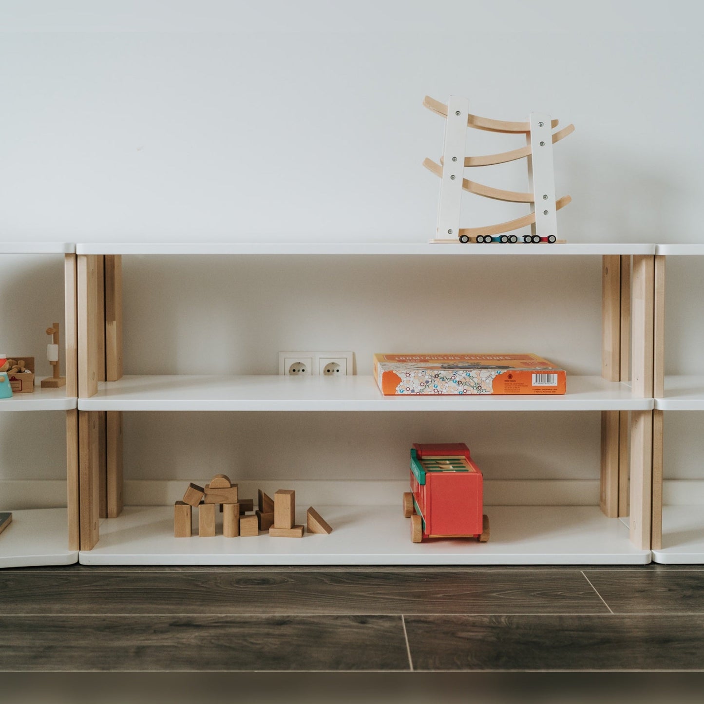 Montessori Modular Shelf for Kids - STRAIGHT - The Nurturing Nook