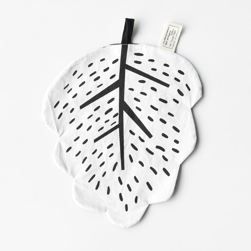 Organic cotton crinkle toy for infants - leaf design