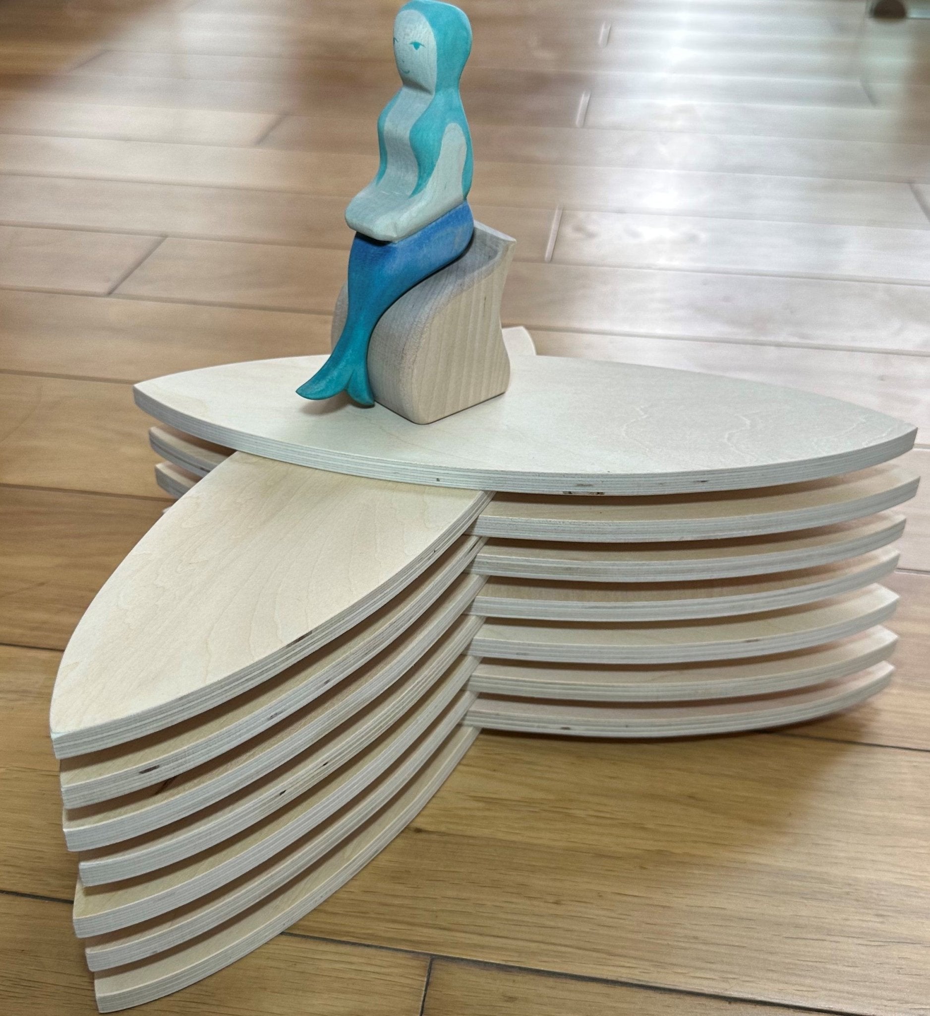 **Pre - order (Ships in 2 - 3 Weeks)**24 Pcs Natural Wooden Petal Mandala Platforms with Storage Tray - The Nurturing Nook