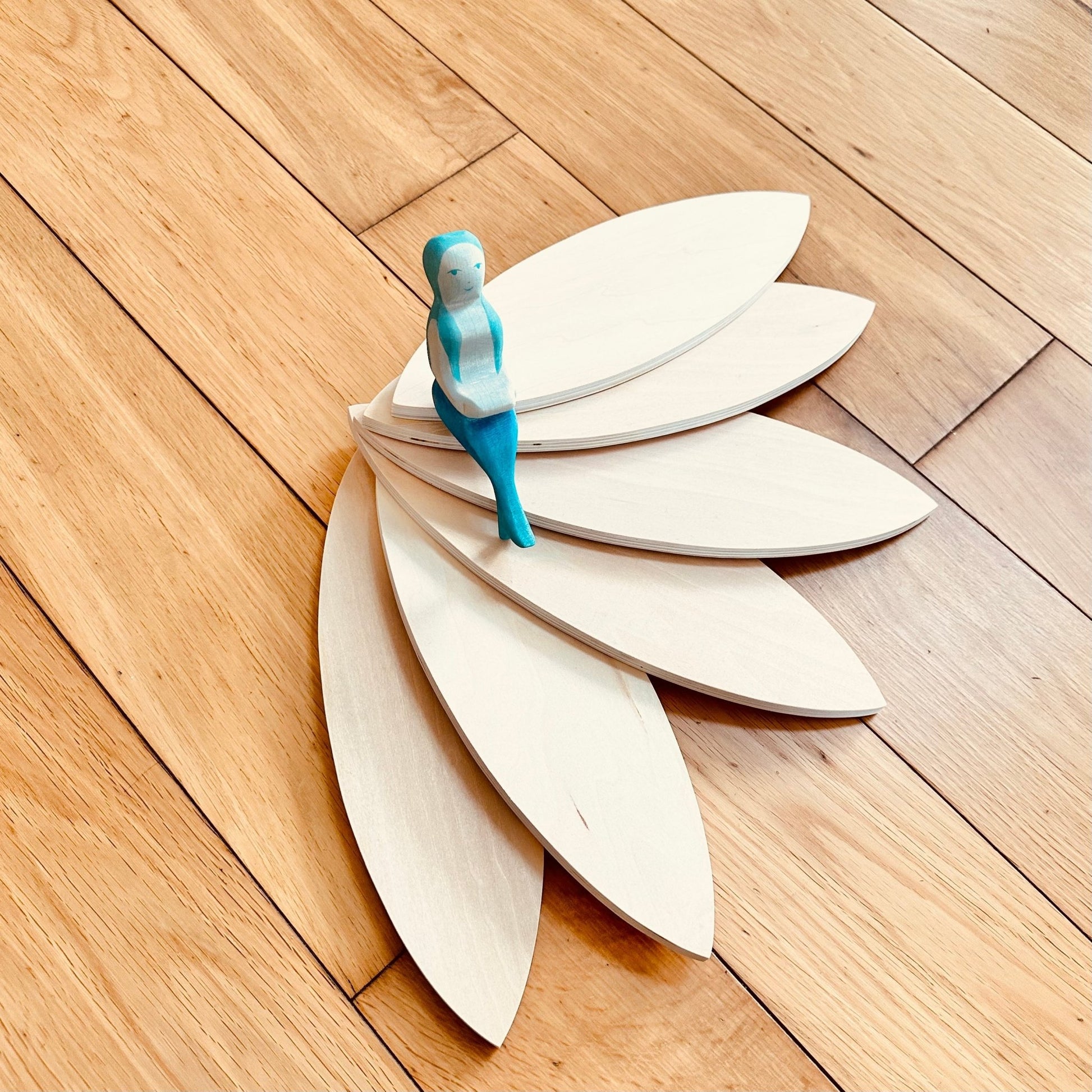 **Pre - order (Ships in 2 - 3 Weeks)**24 Pcs Natural Wooden Petal Mandala Platforms with Storage Tray - The Nurturing Nook