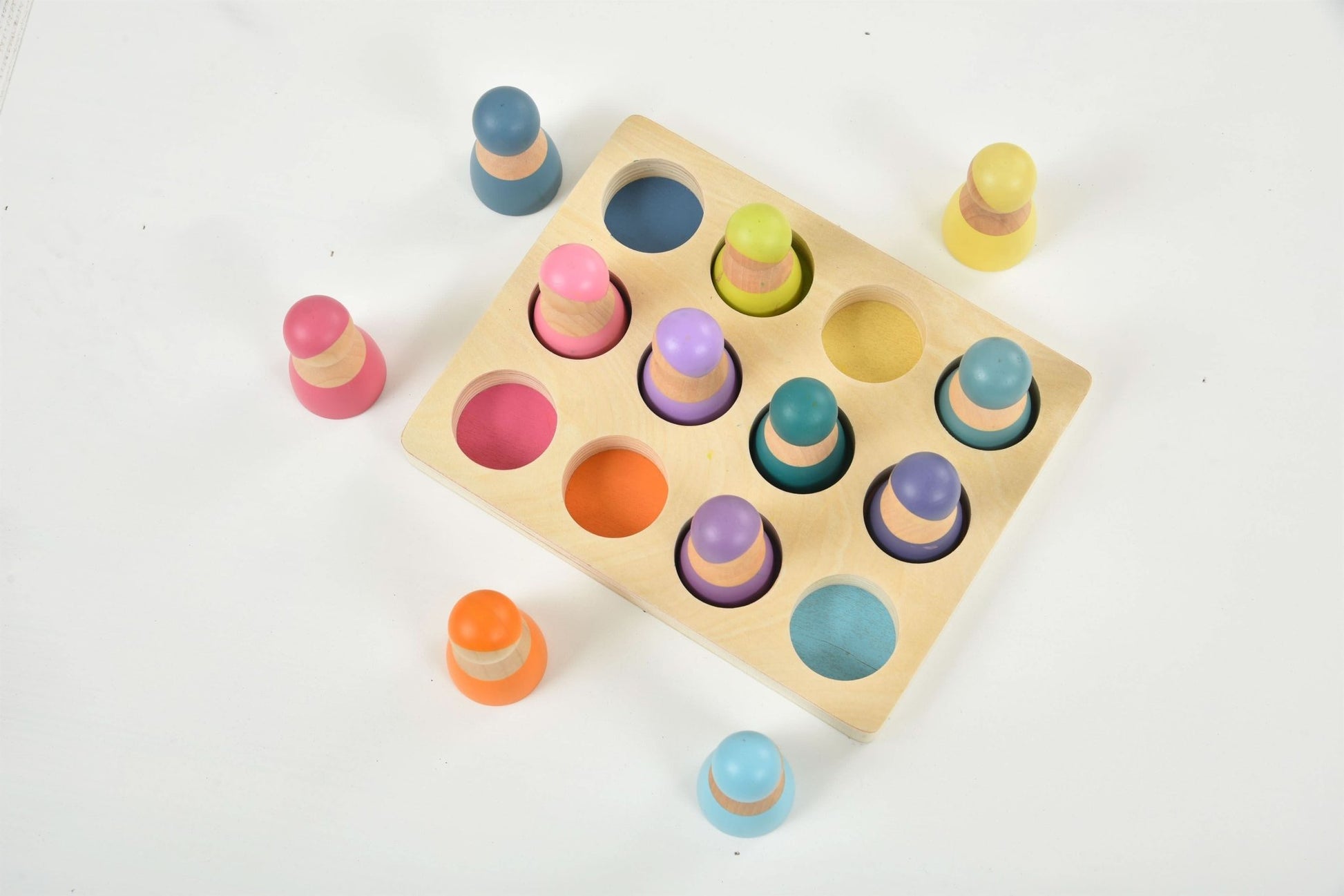 Rainbow wooden peg dolls sorting and pretend play set – 12 pcs - The Nurturing Nook