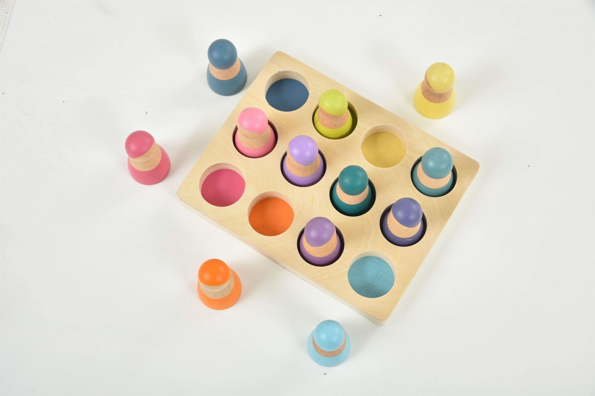 Rainbow wooden peg dolls sorting and pretend play set – 12 pcs - The Nurturing Nook