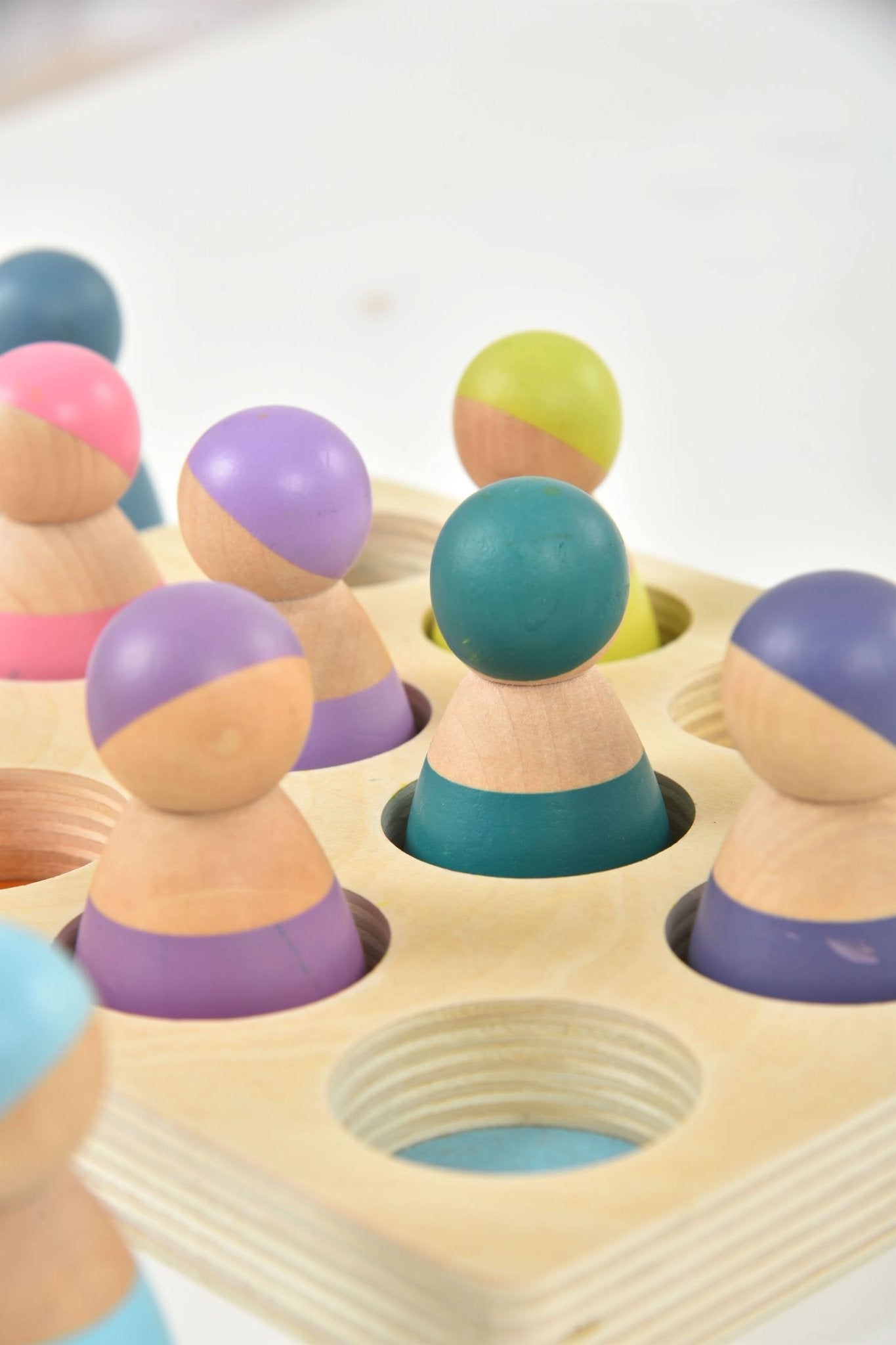 Rainbow wooden peg dolls sorting and pretend play set – 12 pcs - The Nurturing Nook