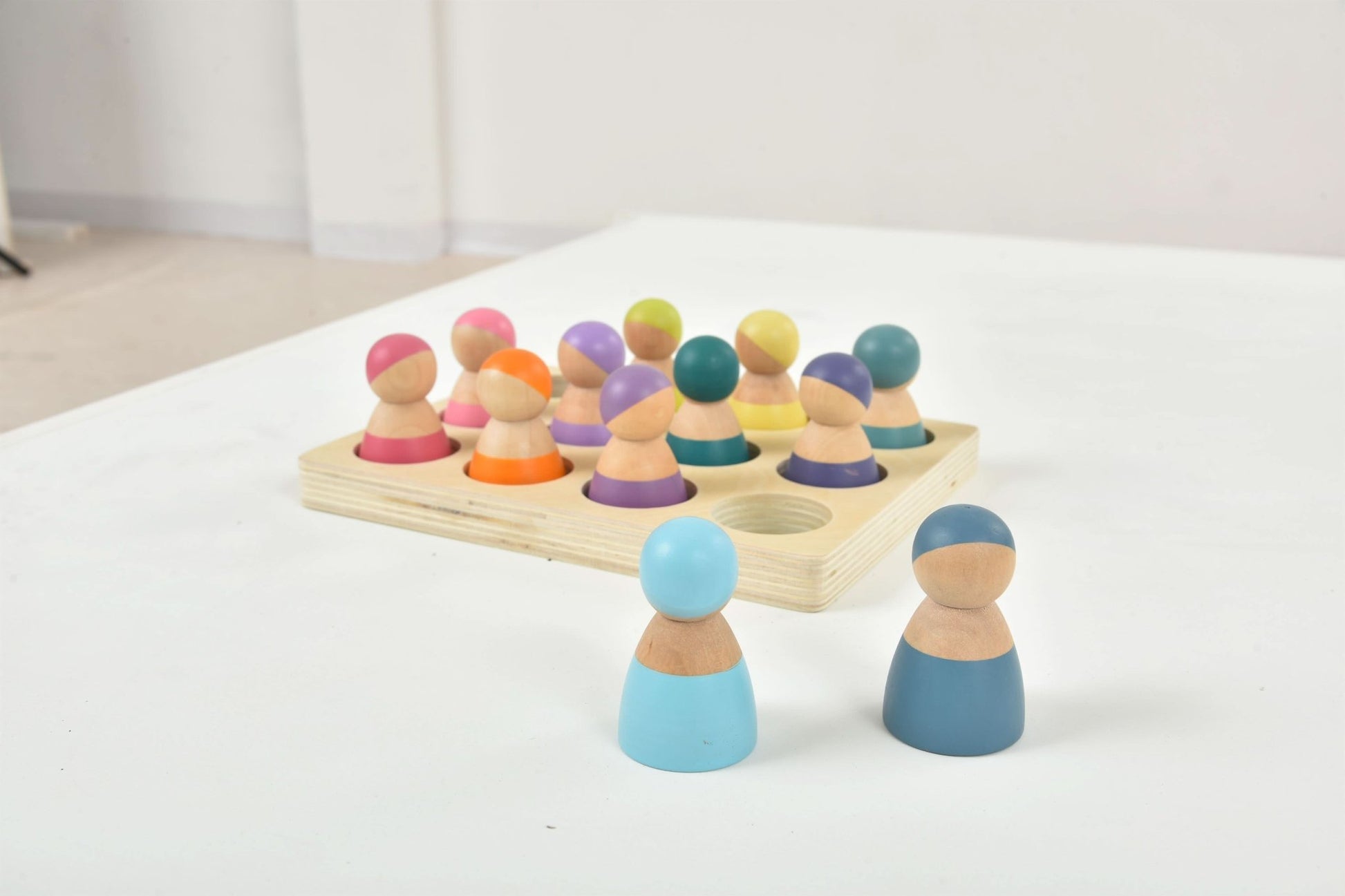 Rainbow wooden peg dolls sorting and pretend play set – 12 pcs - The Nurturing Nook