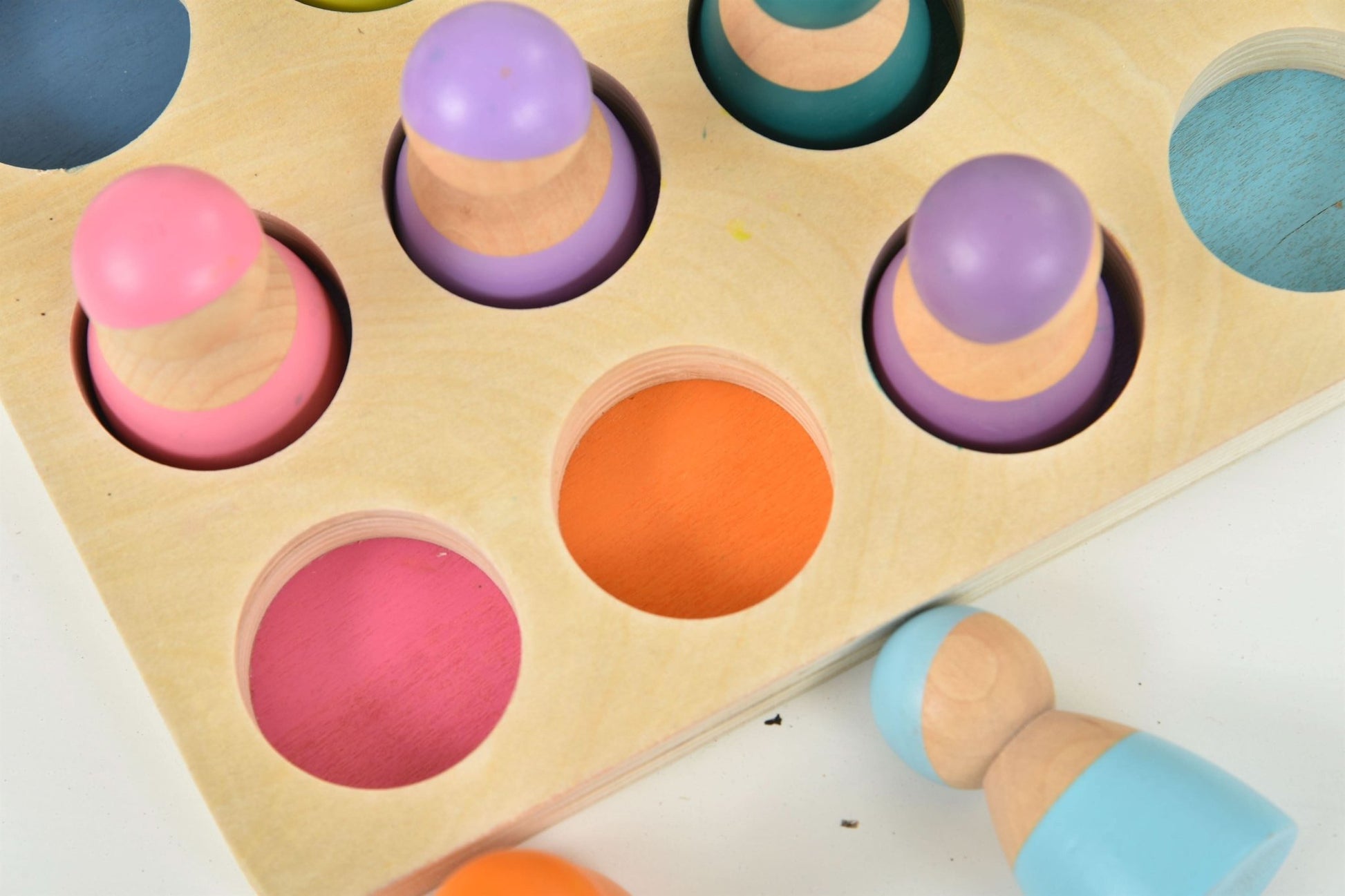 Rainbow wooden peg dolls sorting and pretend play set – 12 pcs - The Nurturing Nook