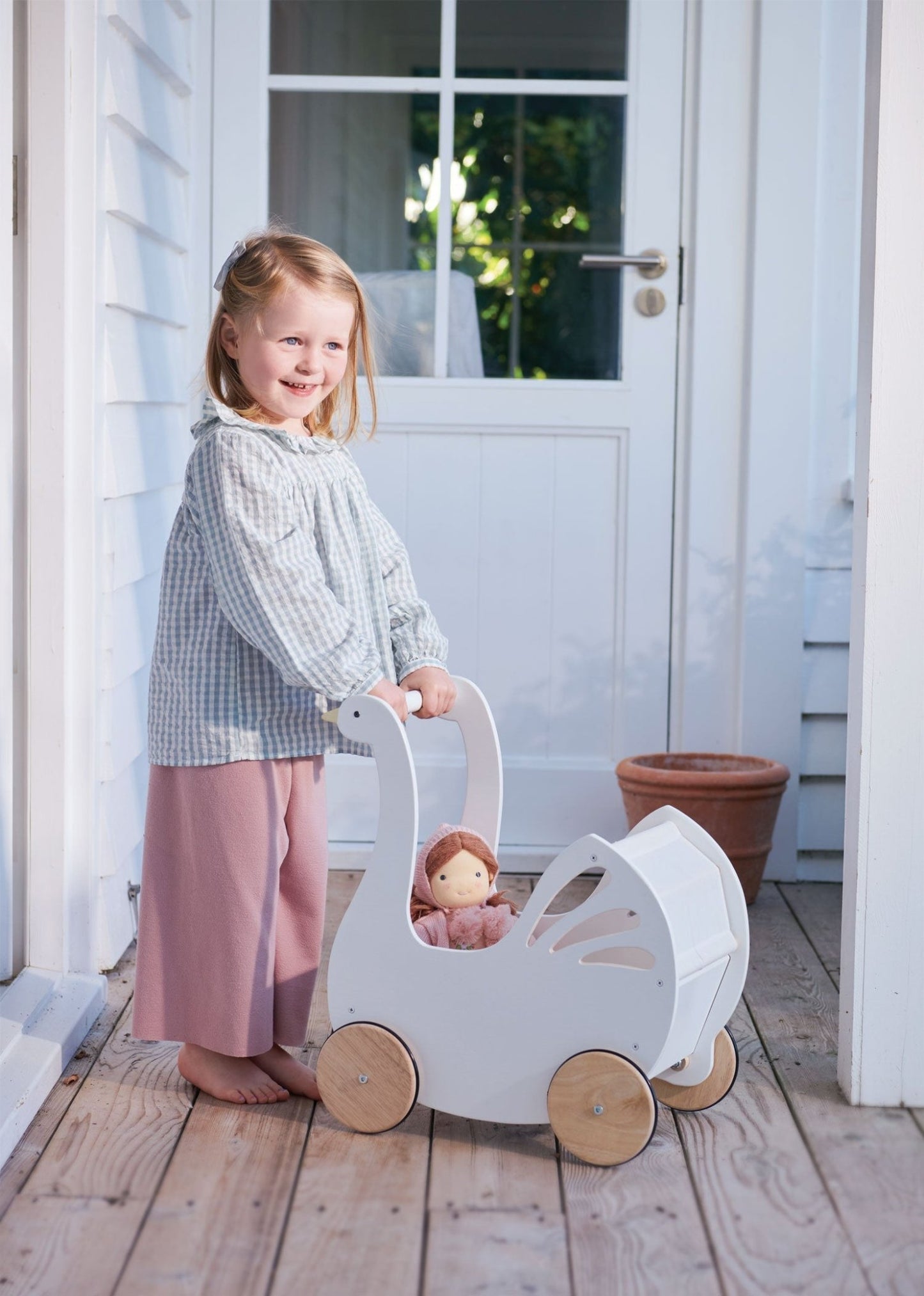 Sweet Swan Pram - The Nurturing Nook