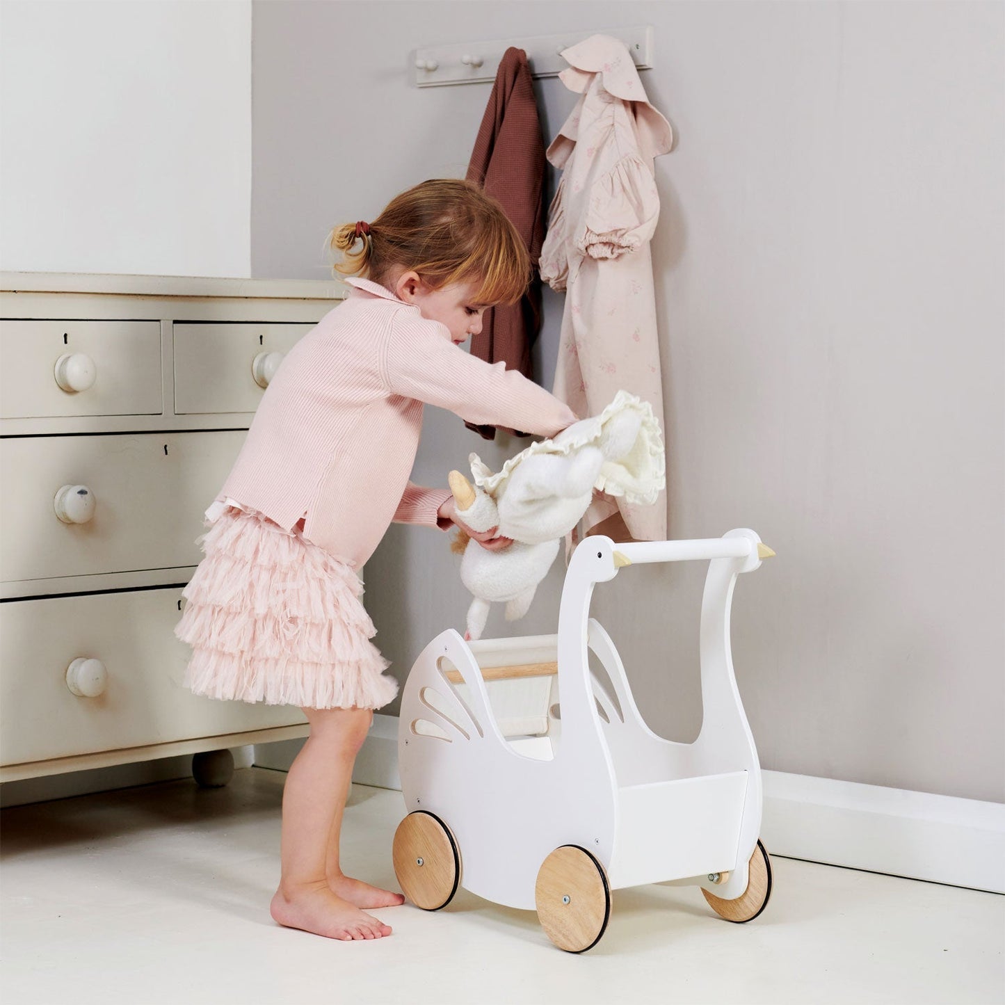 Sweet Swan Pram - The Nurturing Nook