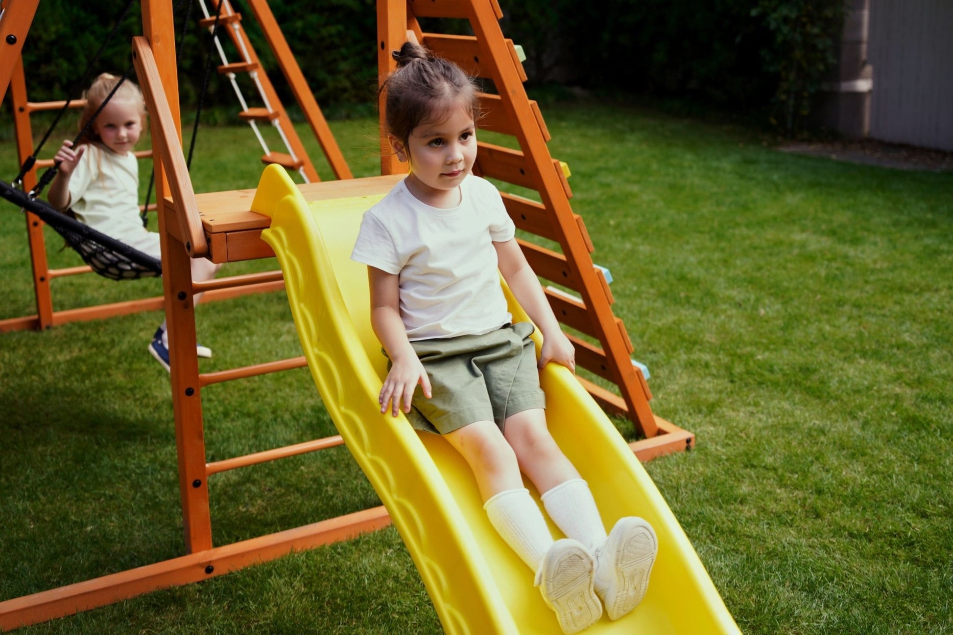 Sycamore - Backyard Ultimate Climbing Set with 2 Swings And Trapeze Bar - The Nurturing Nook