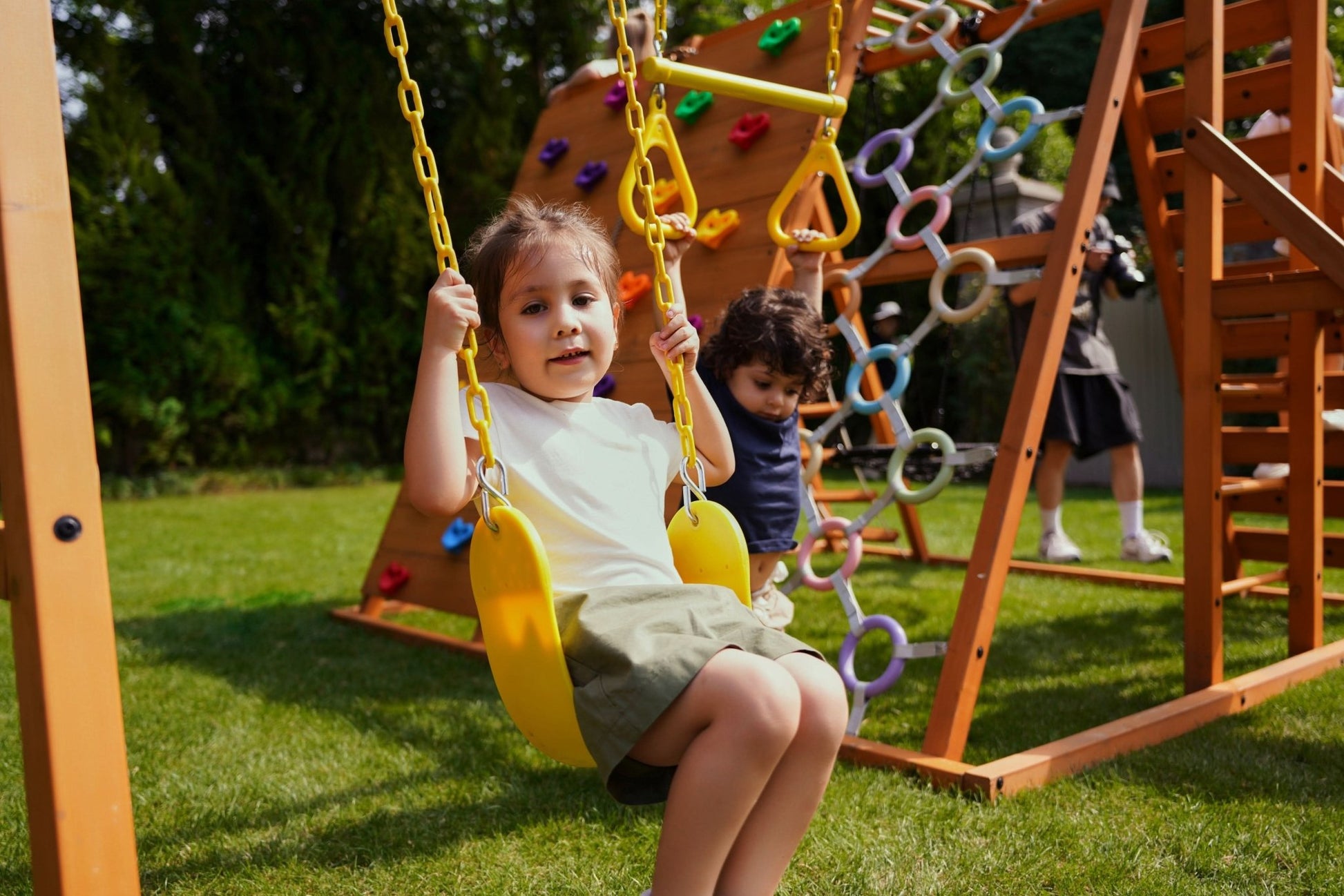Sycamore - Backyard Ultimate Climbing Set with 2 Swings And Trapeze Bar - The Nurturing Nook