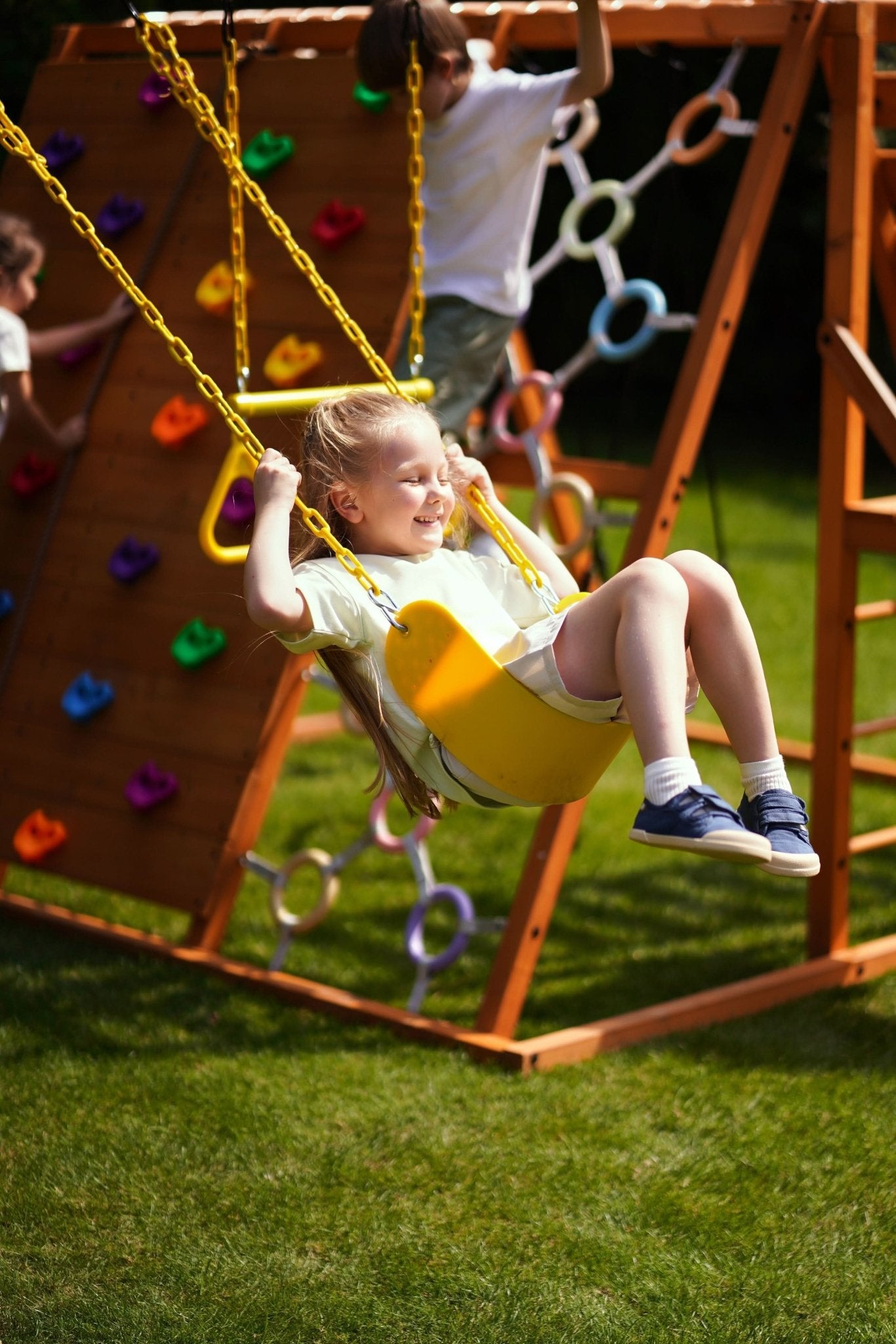Sycamore - Backyard Ultimate Climbing Set with 2 Swings And Trapeze Bar - The Nurturing Nook