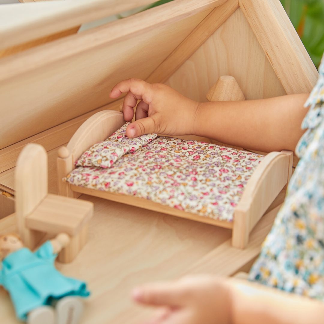 Victorian Dollhouse - The Nurturing Nook