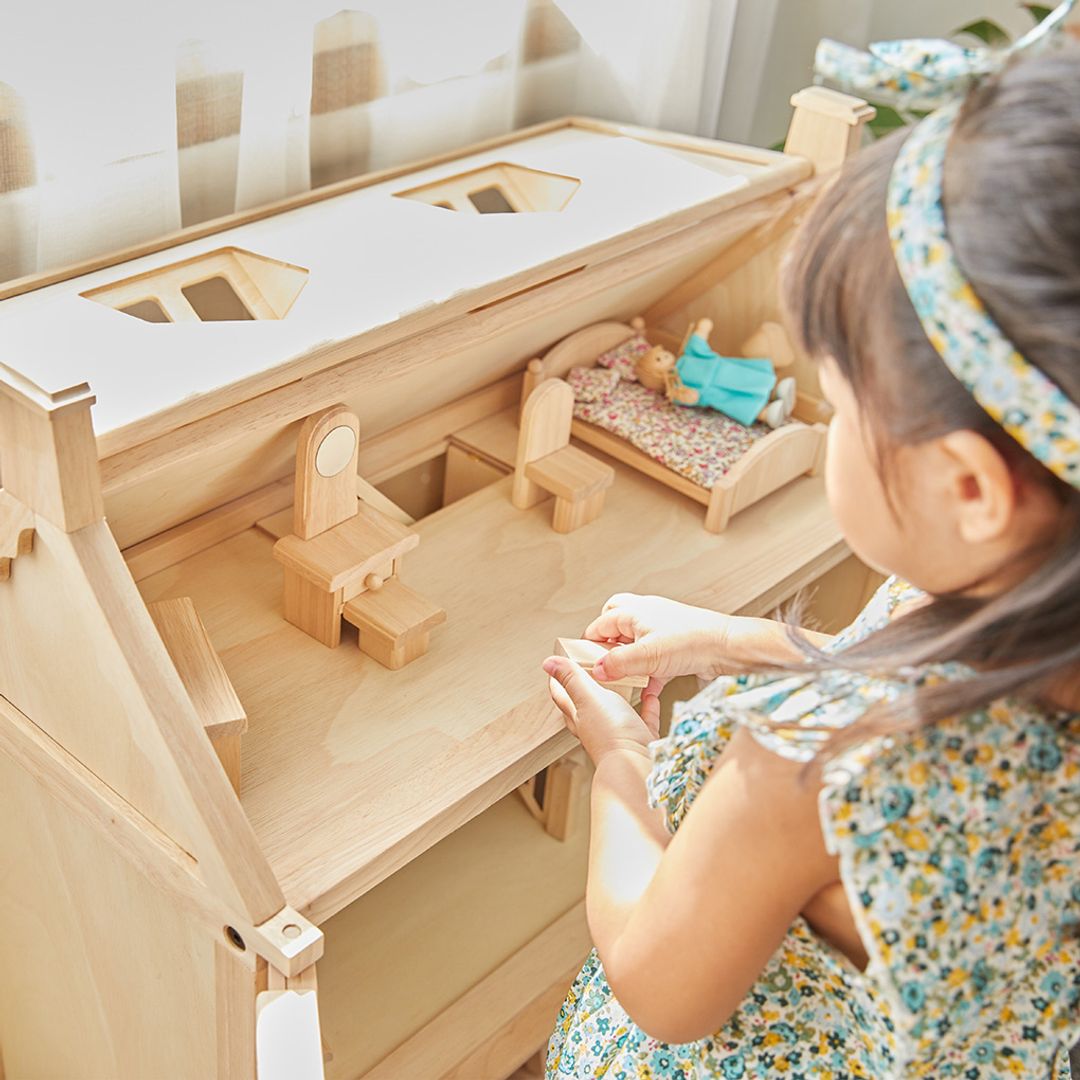 Victorian Dollhouse - The Nurturing Nook