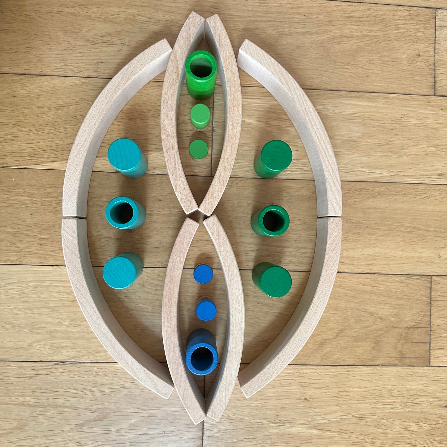 **Pre-order (Ships in 2-3 Weeks)** 42 Pcs Combination Set with 12 Large and 30 Mini Curved Natural Wooden Building Blocks