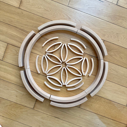 **Pre-order (Ships in 2-3 Weeks)** 28 Pcs Mini Curved Natural Wooden Building Blocks with Storage Tray