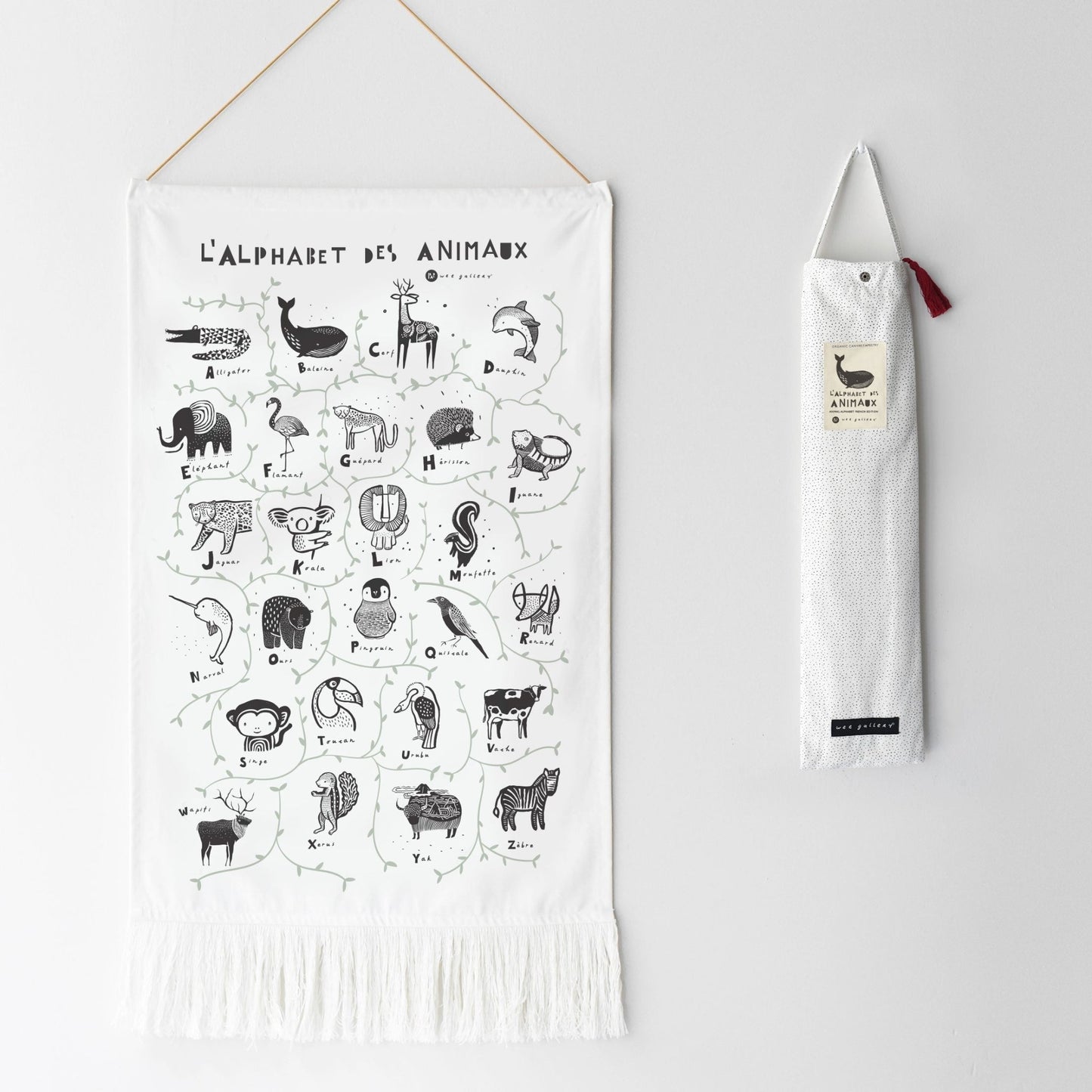 Animal Alphabet Tapestry - French Edition - The Nurturing Nook
