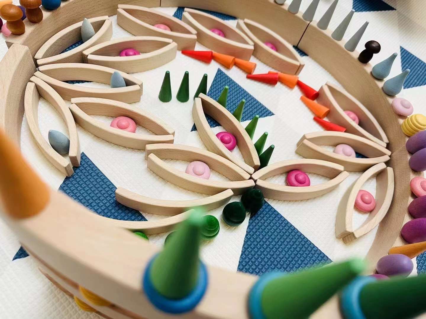 **Pre-order (Ships in 2-3 Weeks)** 42 Pcs Combination Set with 12 Large and 30 Mini Curved Natural Wooden Building Blocks