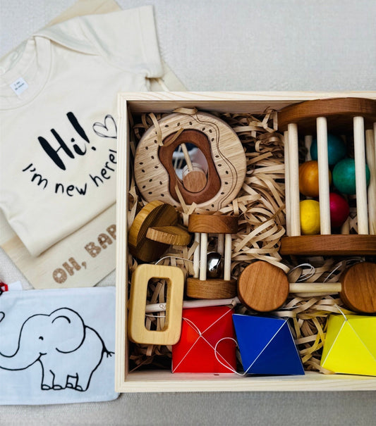 Montessori baby gift box (0 - 6 months) – newborn essentials set with developmental toys, perfect for baby showers - The Nurturing Nook