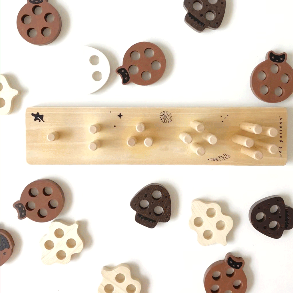 Count and stack wooden toy for toddlers and preschoolers