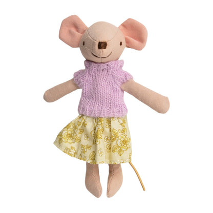 **Pre - order (Ships in 2 - 3 Weeks)**Miniature Mice - The Nurturing Nook