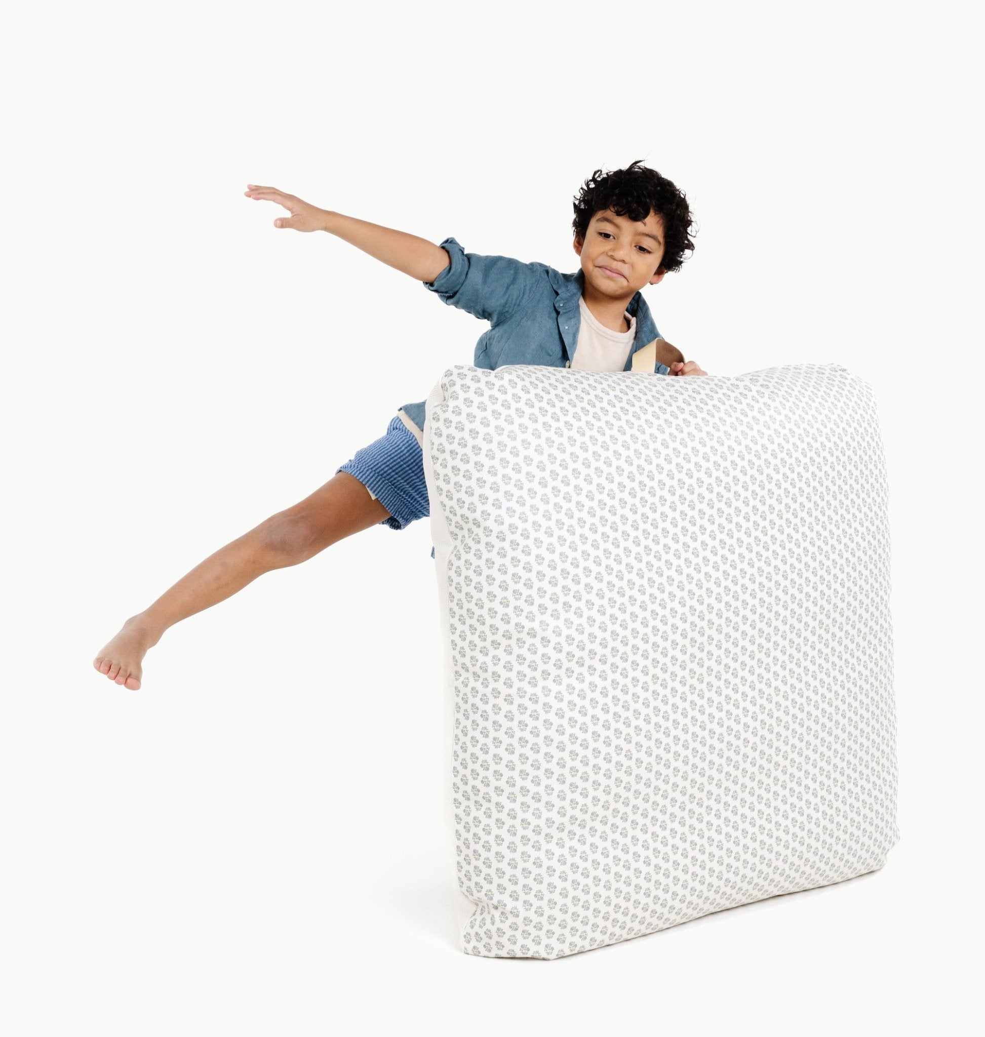 Square floor pouf – 36" - The Nurturing Nook