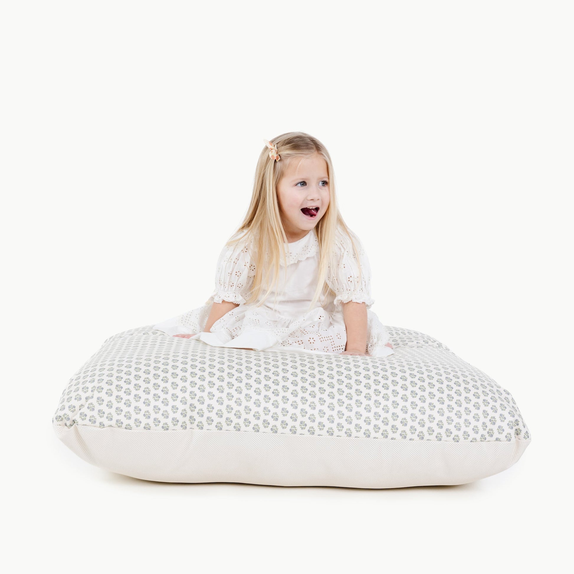 Square floor pouf – 36" - The Nurturing Nook