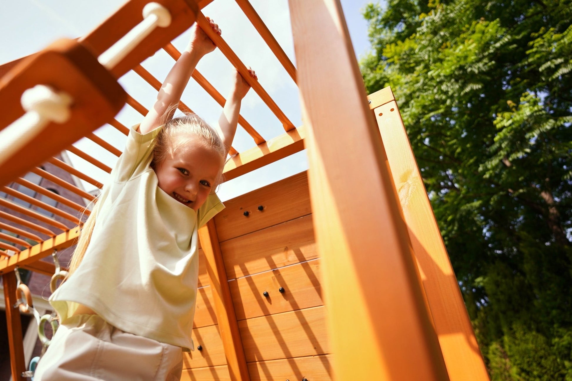 Sycamore - Backyard Ultimate Climbing Set with 2 Swings And Trapeze Bar - The Nurturing Nook