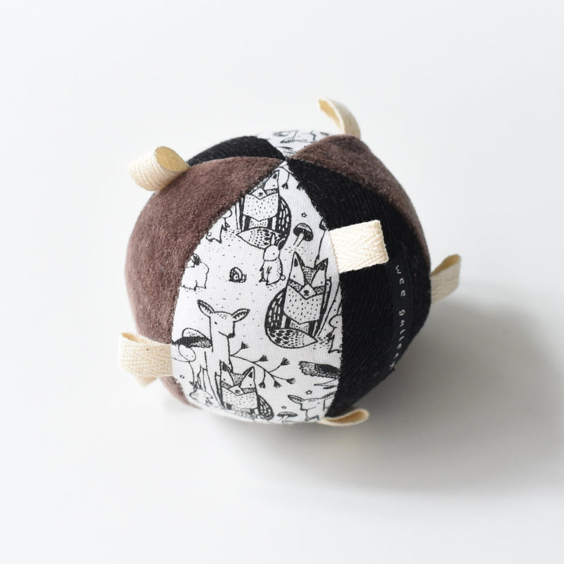 Organic cotton woodland taggy ball with rattle for babies